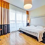 Don Prestige 4* Poznań