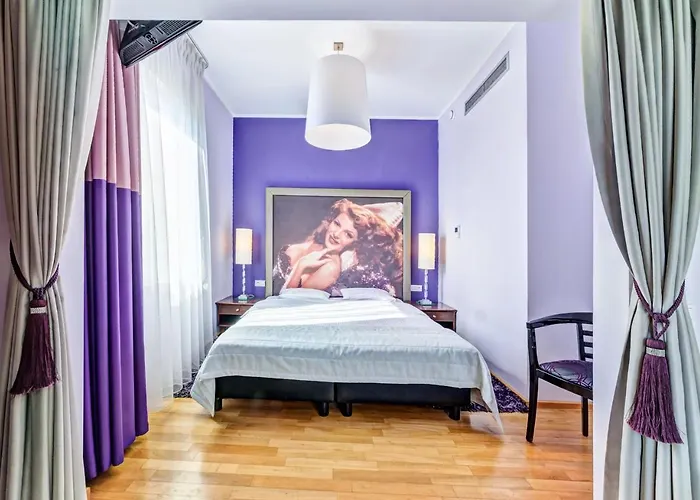 丹普雷斯提齐酒店 4* 波兹南